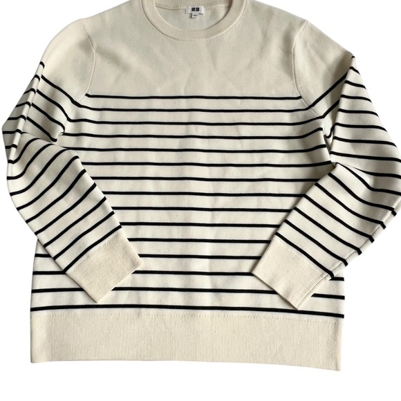 Uniqlo Other - Uniqlo Men's Ivory and Navy Striped Crewneck Sweater Nautical Size L Pullover